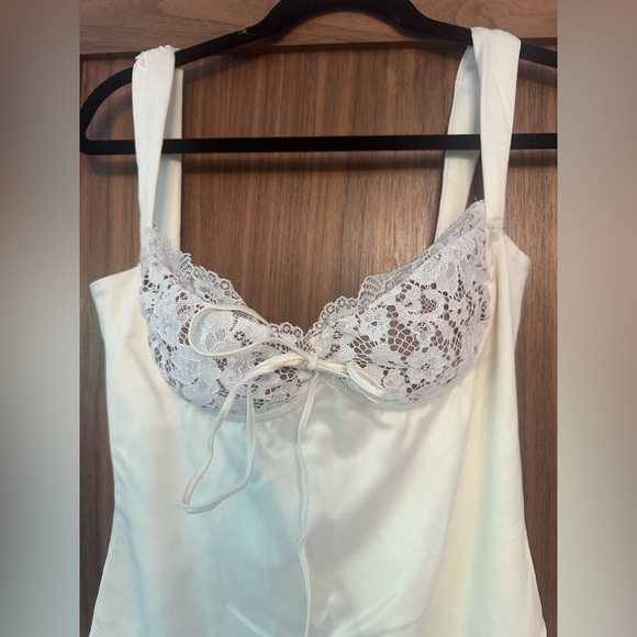 House of CB Adriana IVORY SATIN AND LACE MINI DRESS - Picture 5 of 8